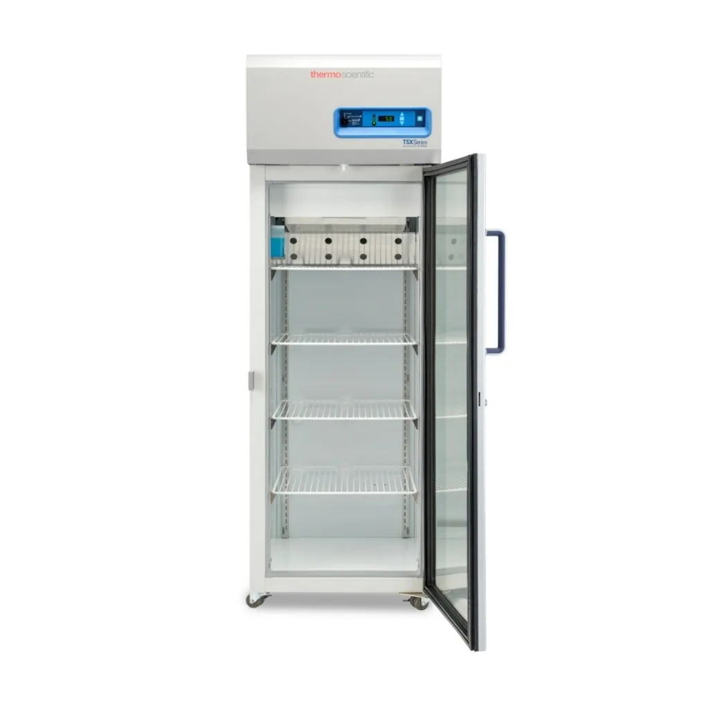 Refrigerador de laboratorio de alto desempeño marca Thermo Scientific serie TSX con capacidad de 326 litros (11.5 pies cúbicos)..webp